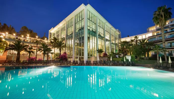 هتل پاین بی هالیدی ریزورت کوش آداسی